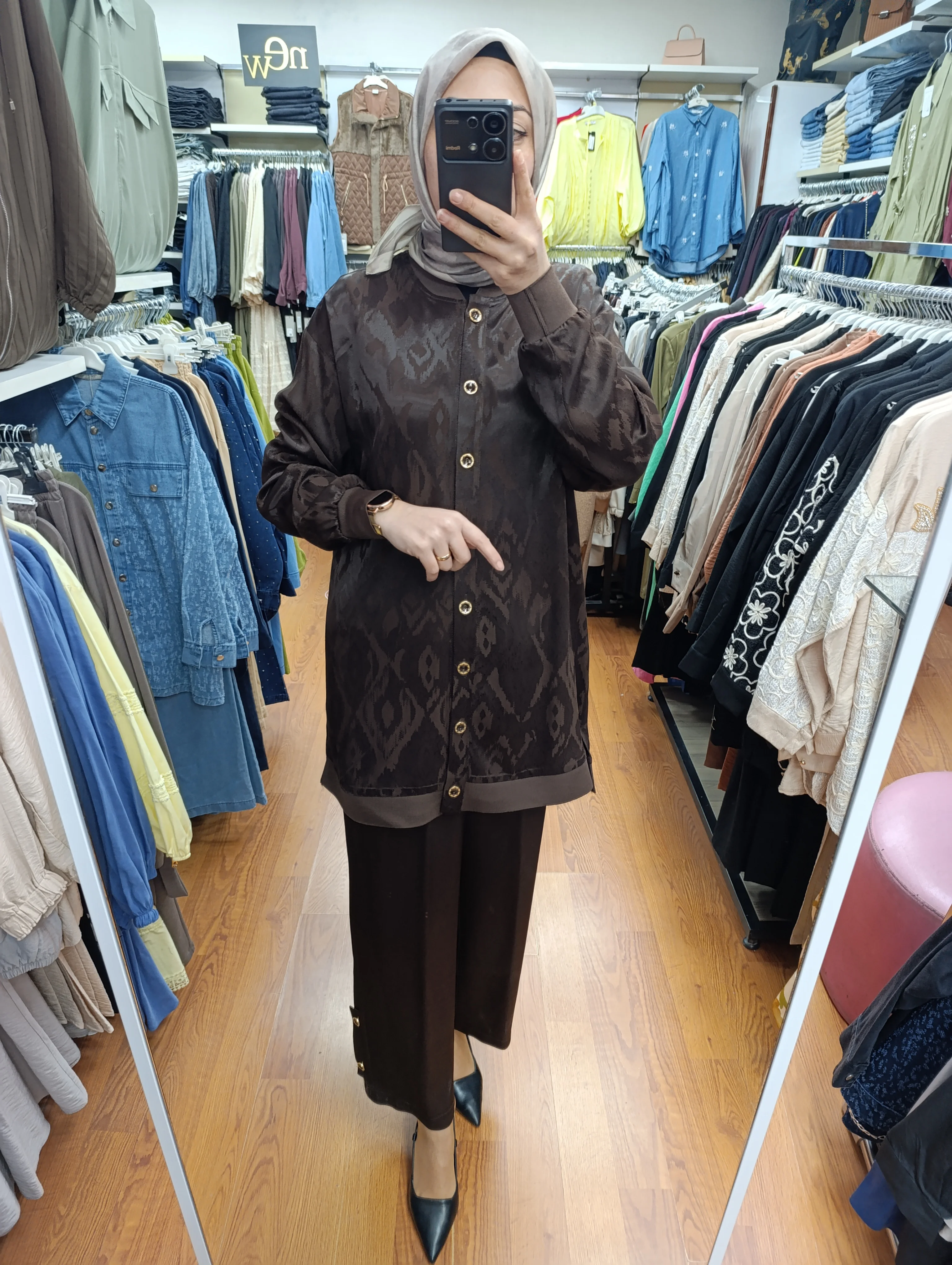 Pırlanta Takım ön görünüş, 44-50 beden tüm bedenlere uygun zarif kesim