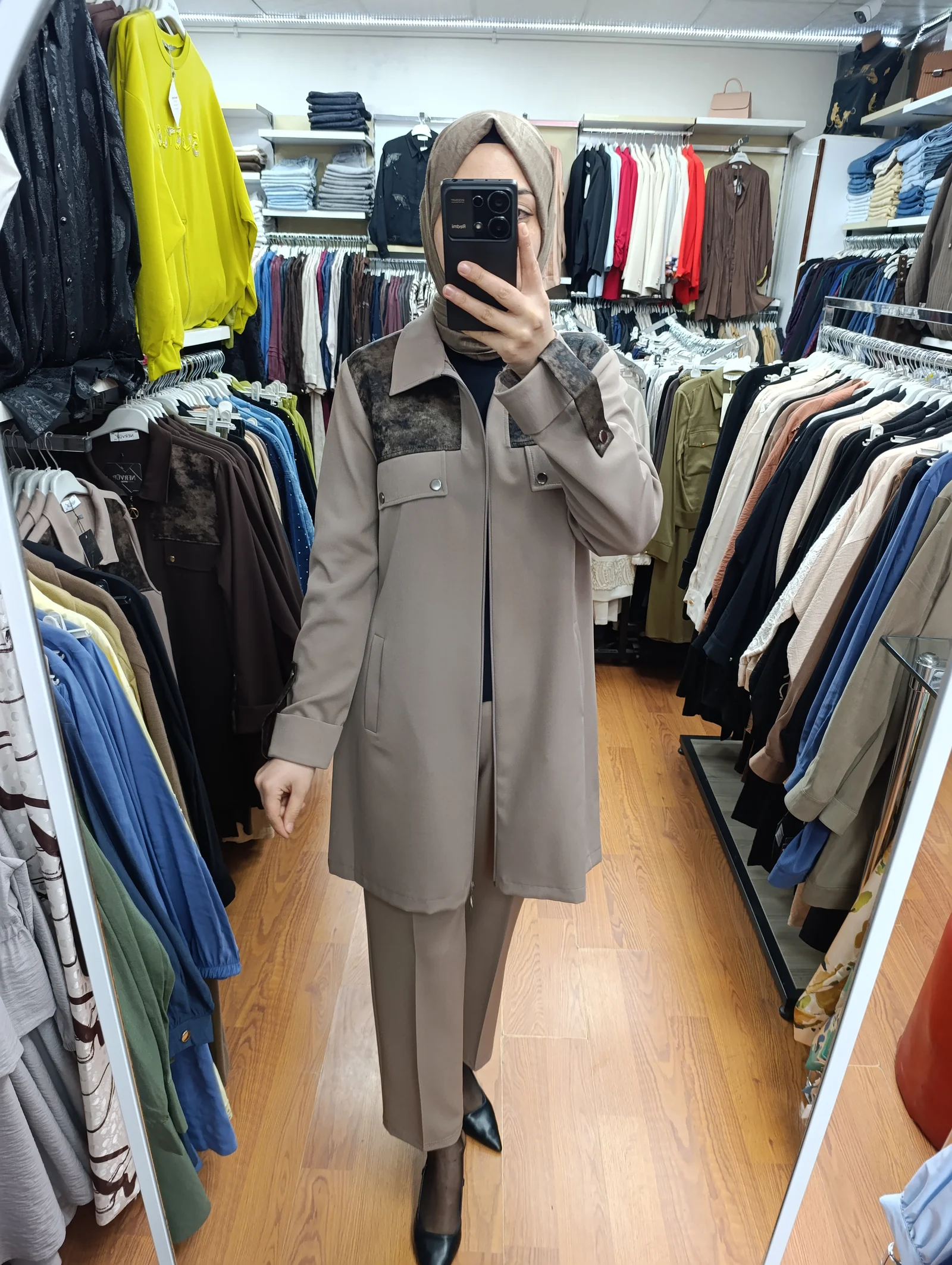 Bulut takım ürün görseli - rahat ve şık tasarım